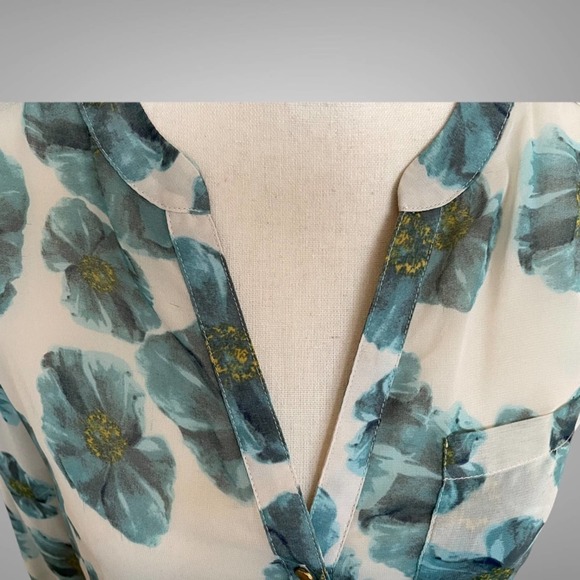 The Limited Women's Beige Long Sleeve Floral Blouse Size XS - Picture 5 of 11